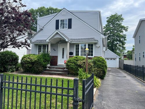 main-st-54 Edgewood, North Hempstead, NY, 11050 | Card Image