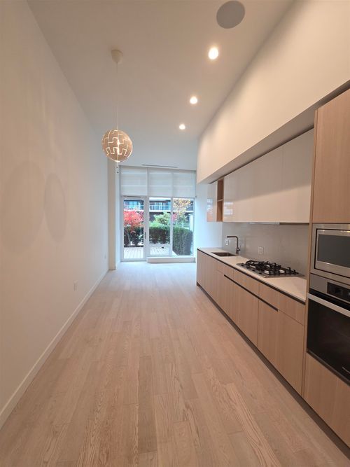 {{alt}} | Card Image