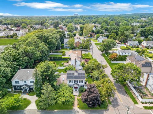 118 Grant Ave, Albertson, NY, 11507-1821 | Card Image