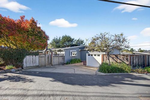 1122 Presidio Blvd, Pacific Grove, CA, 93950-5434 | Card Image