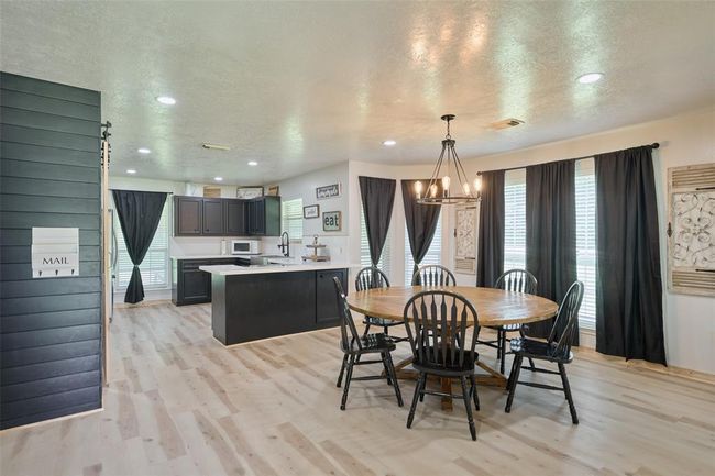 27548 Log Cabin Rd N, House other with 4 bedrooms, 2 bathrooms and 2 parking in Montgomery TX | Image 10