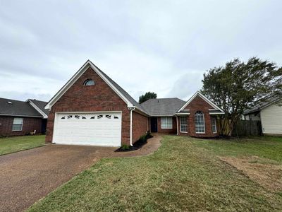 2807 Laura Cir, House other with 3 bedrooms, 2 bathrooms and null parking in Memphis TN | Image 1