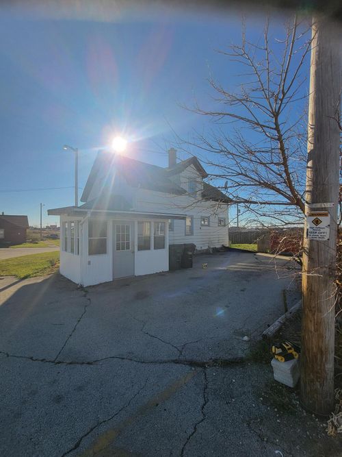 8323 Us Highway 41, Caledonia, WI, 53108-9542 | Card Image