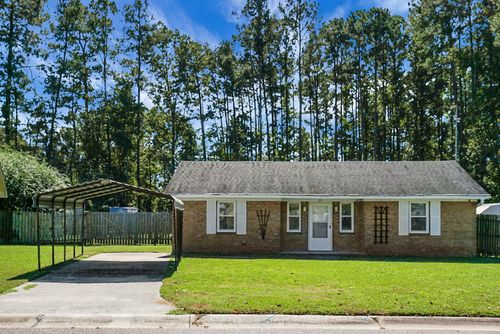 211 Mulberry Dr, Summerville, SC, 29486-8827 | Card Image