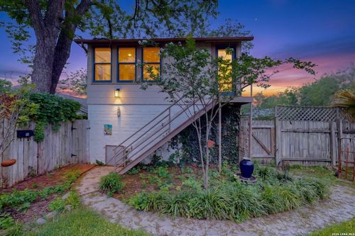 studio-apartment-526 W Lynwood Ave, San Antonio, TX, 78212 | Card Image