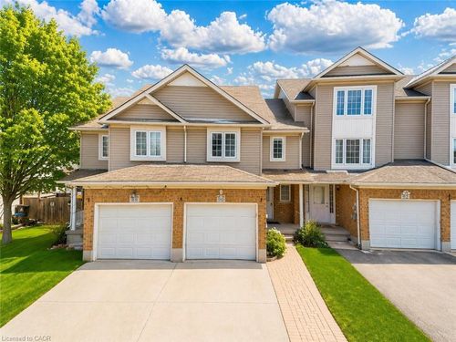 90 Donnenwerth Dr, Kitchener, ON, N2E4C9 | Card Image