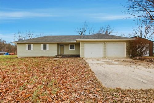 15035 S Beach Front Dr, Excelsior Springs, MO, 64024-7269 | Card Image