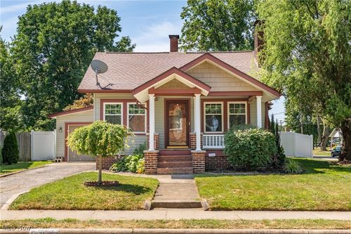 204 5th St Ne, North Canton, OH, 44720-2042 | Card Image