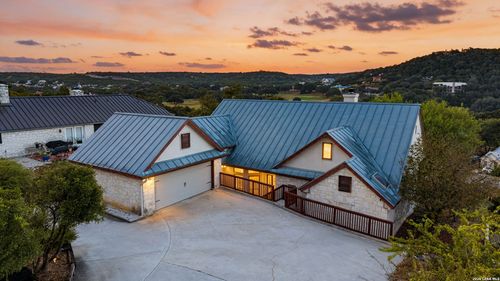 204 Tapatio Dr W, Boerne, TX, 78006-9426 | Card Image