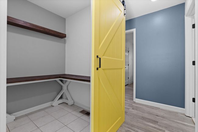 Extra office/craft room space | Image 23