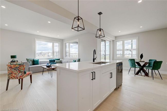 6477 Royal Magnolia Ave, House other with 3 bedrooms, 2 bathrooms and 2 parking in London ON | Image 20