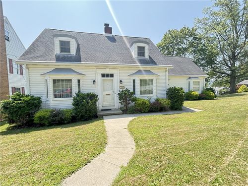 705 California Ave, Ellwood City, PA, 16117-1304 | Card Image