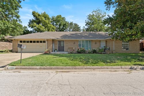 1413 Sunny Ln, Ardmore, OK, 73401-3721 | Card Image