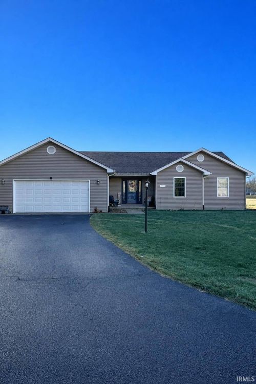 11530 Salyer Dr, Wheatfield, IN, 46392-7410 | Card Image