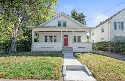 8 Aramamet St, Windsor, CT, 06095-4601 | Card Image