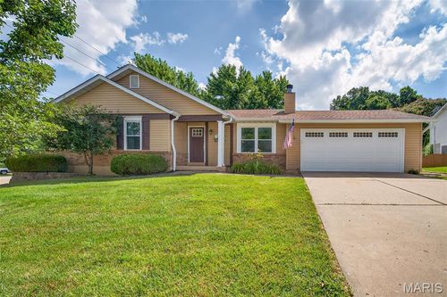 2501 Mcclay Gardens Dr, Saint Peters, MO, 63376-7418 | Card Image