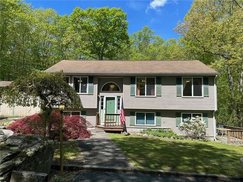 630 Whaley Hollow Rd, Coventry, RI, 02816-4628 | Card Image