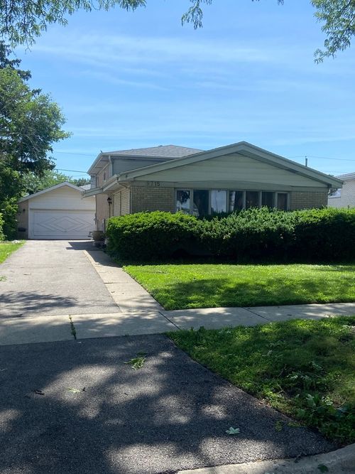 9715 Le Claire Ave, Skokie, IL, 60077-1224 | Card Image