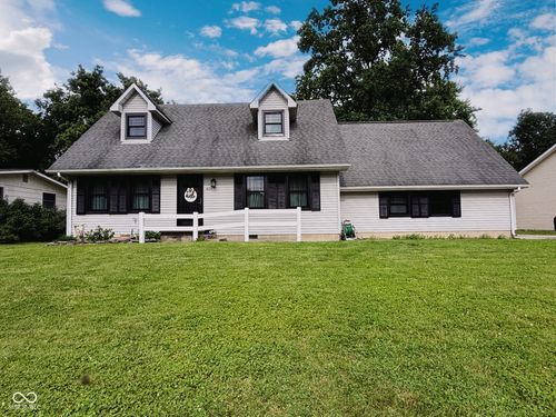 439 Greenacres Dr, Crawfordsville, IN, 47933-2032 | Card Image