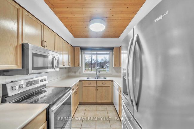 9 - 24 Laguna Pky, Condo with 2 bedrooms, 4 bathrooms and 1 parking in Ramara ON | Image 4
