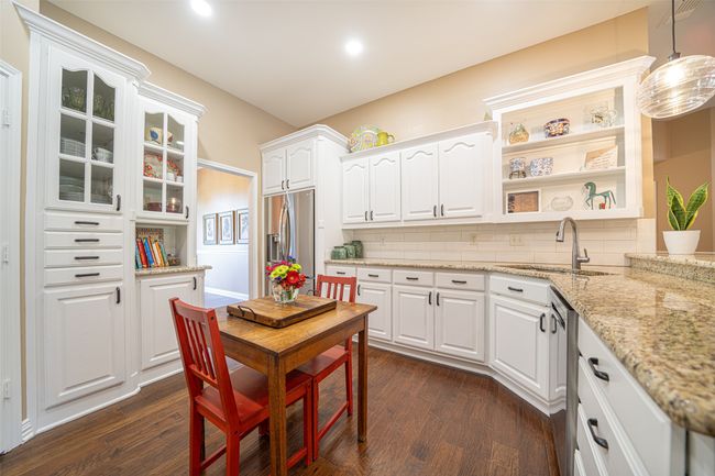 1022 High Meadow Dr, House other with 5 bedrooms, 3 bathrooms and null parking in Mount Vernon TX | Image 8