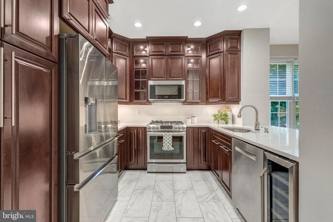 13717 Currant Loop, Townhouse with 3 bedrooms, 3 bathrooms and null parking in GAINESVILLE VA | Image 14