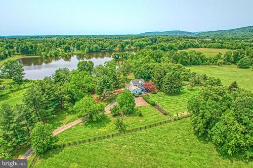 38045 Dawson Gap Ln, Hillsboro, VA, 20132-3649 | Card Image