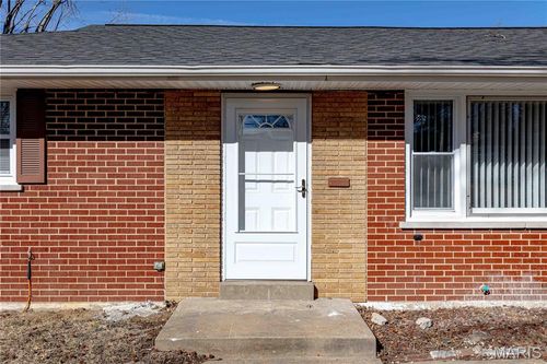 2407 Caverhill Dr, Saint Louis, MO, 63136-5207 | Card Image