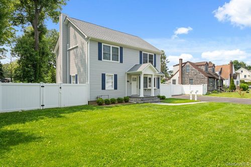 1-25 Lorraine Ct, Northport, NY, 11768-3141 | Card Image