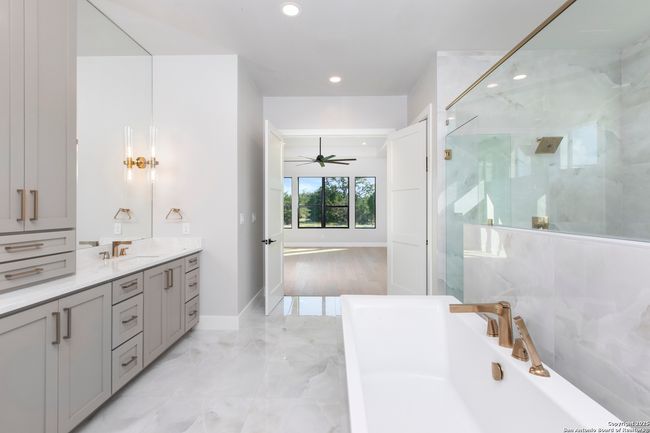 118 Obscure Way, House other with 4 bedrooms, 5 bathrooms and null parking in Spring Branch TX | Image 14