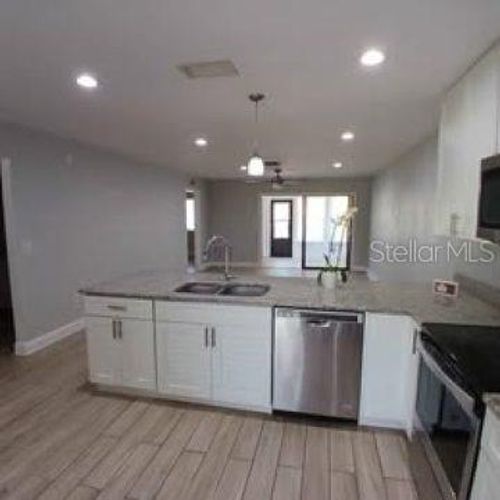 e-2130 Bancroft Pl, PALM HARBOR, FL, 34683-2402 | Card Image
