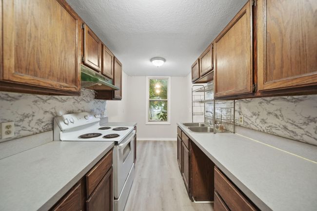 624 N Broad St, Home with 5 bedrooms, 3 bathrooms and 2 parking in Adrian MI | Image 16