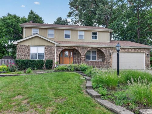 9s565 Allison Ct, Willowbrook, IL, 60527-7041 | Card Image