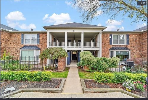 2108 Glouchester Dr, Lyndhurst, OH, 44124-4013 | Card Image