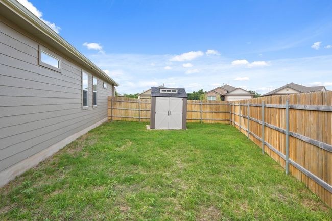 Side yard with storage. | Image 27