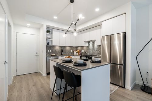 303-7936 206 St, Langley, BC, V2Y3X8 | Card Image