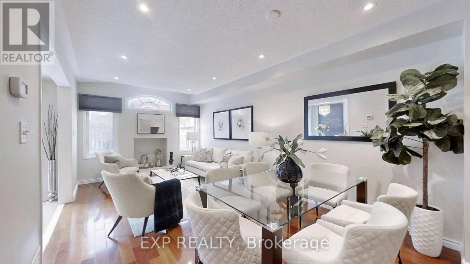 Residential Lease in Richmond Hill (Oak Ridges Lake Wilcox)