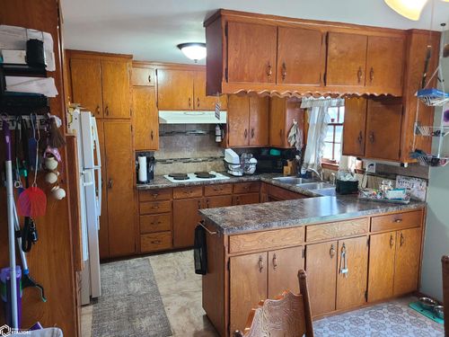 105 Sunny Cir, Mason City, IA, 50401-6651 | Card Image