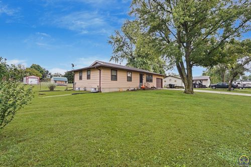112 Lawrence Ave, Scranton, KS, 66537-9284 | Card Image