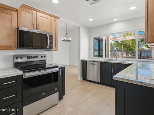 326 E Huntington Dr, Tempe, AZ, 85282-3739 | Card Image