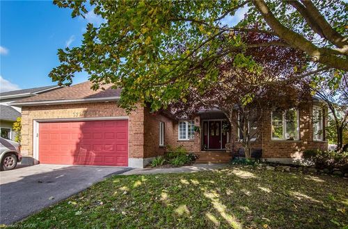 372 Gatestone Blvd, Waterloo, ON, N2T2J6 | Card Image