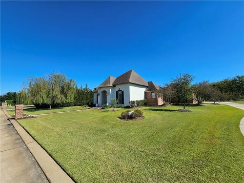 6713 Taylor Oaks, Alexandria, LA, 71301-2860 | Card Image