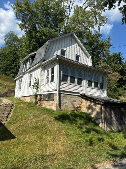 22 Cherry Aly, Oil City, PA, 16301-2204 | Card Image