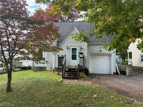 509 Stewart Ave Sw, Massillon, OH, 44646-3463 | Card Image