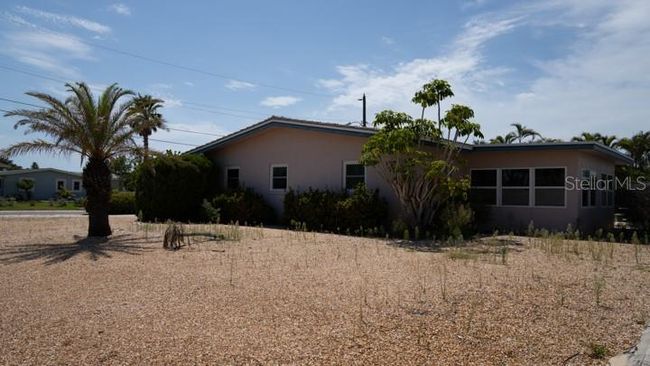 6405 2 Nd Palm Pt, House other with 3 bedrooms, 2 bathrooms and null parking in St Pete Beach FL | Image 6
