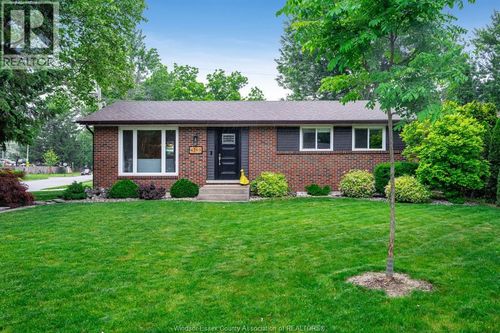 4399 Ashfield Cres, Windsor, ON, N9G2G8 | Card Image