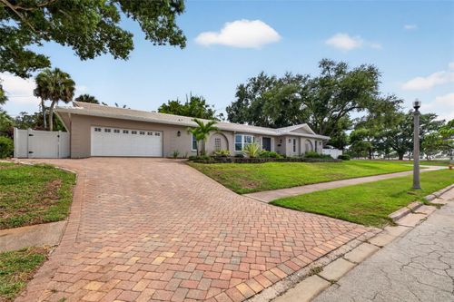 303 Roebling Rd S, BELLEAIR, FL, 33756-2036 | Card Image