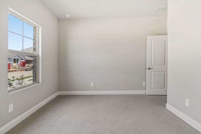 Photo is not of the actual home, but is an inspirational photo of builder’s model home and may depict options, furnishings, and/or decorator features that are not included. | Image 29