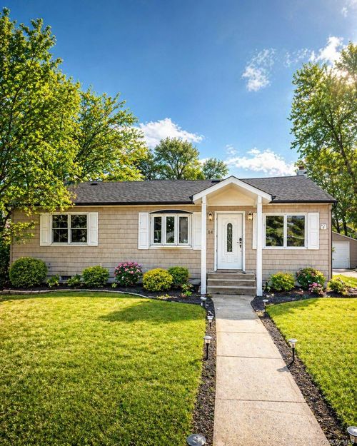 284 15th St, West Babylon, NY, 11704-2731 | Card Image