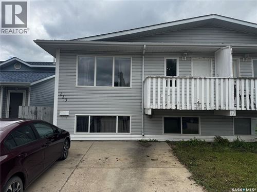 233 Lochrie Cres, Saskatoon, SK, S7M5E3 | Card Image